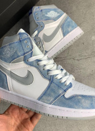 Кроссовки Nike Air Jordan 1 High Hyper Royal Smoke Grey живое фото 3